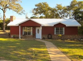 13 Nassau Ln, Hilltop Lakes, TX 77871