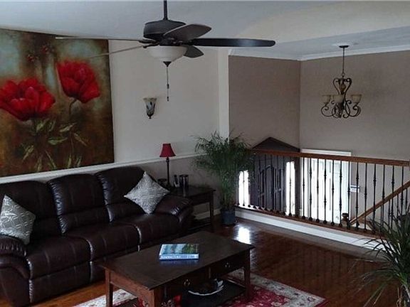 4th image of 160-27 80th St