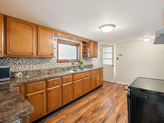 4th image of 53 E Smiley Ave
