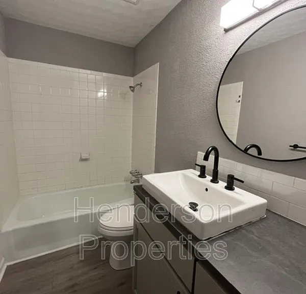 1343 N 6th St — Photo 11