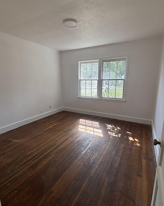 2nd image of 1022 Milan Hts