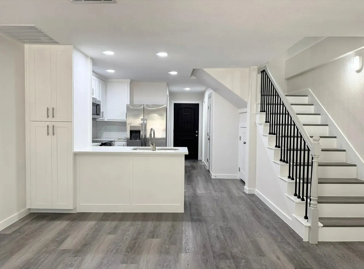 3 bed, 2.5 bath, 1470 sqft, $1,800 — Photo 3