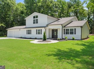 3729 Meadow Glen Cir, Ellenwood, GA 30294