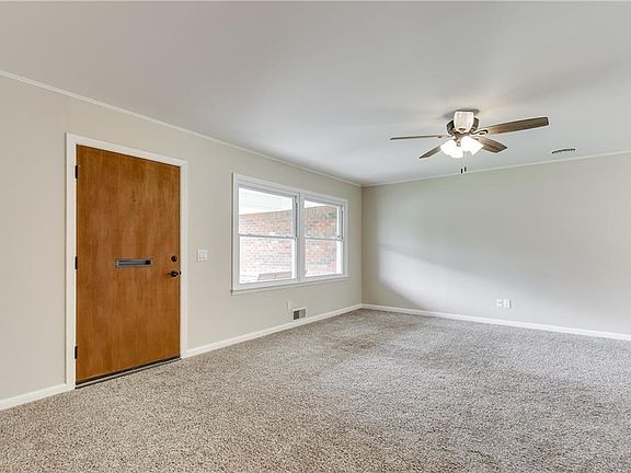 4th image of 9710 Stratford Dr
