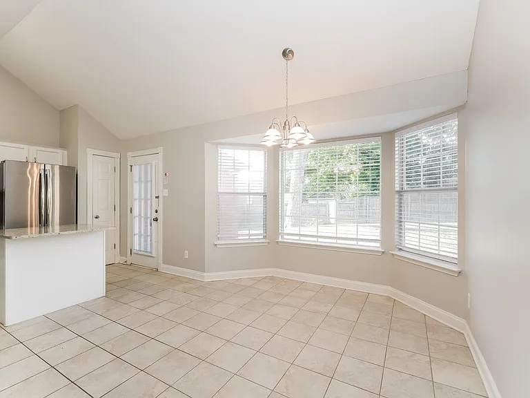 25 Oakridge Cv — Photo 5
