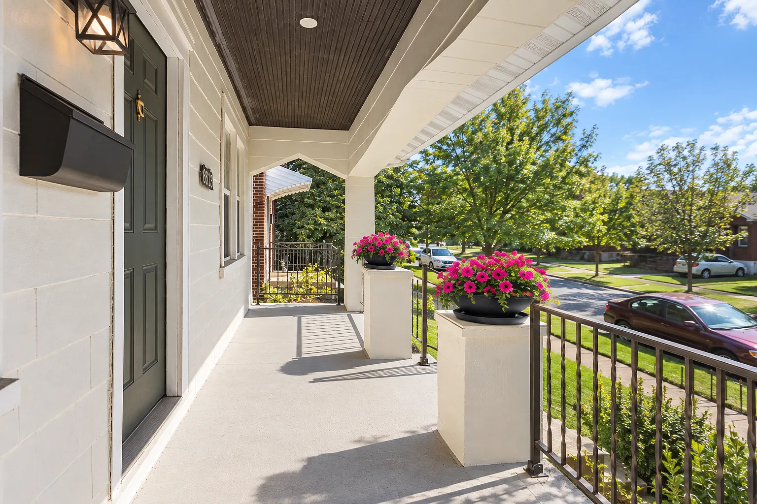 2 bed, 965 sqft, $1,750 — Photo 3