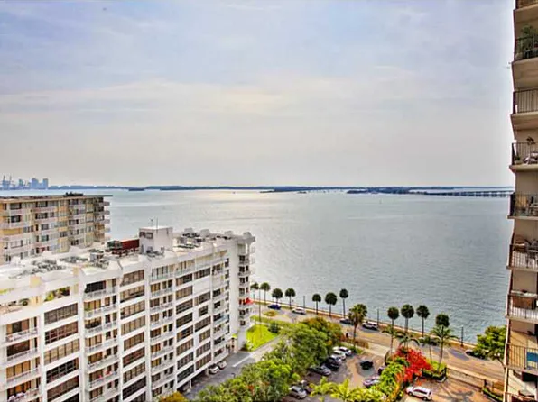 1450 Brickell Bay Dr APT 1609, Miami, FL 33131