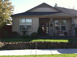 954 Black Wolf Ln, Eagle Pt, OR 97524