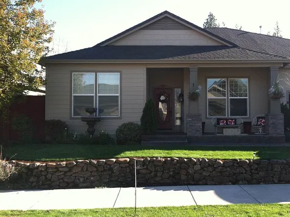 954 Black Wolf Ln, Eagle Pt, OR 97524