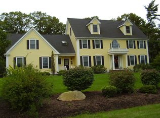 42 Farmside Dr, Pembroke, MA 02359