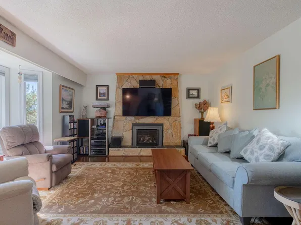 1855 Sandra Pl, North Cowichan, BC V9L 5A4