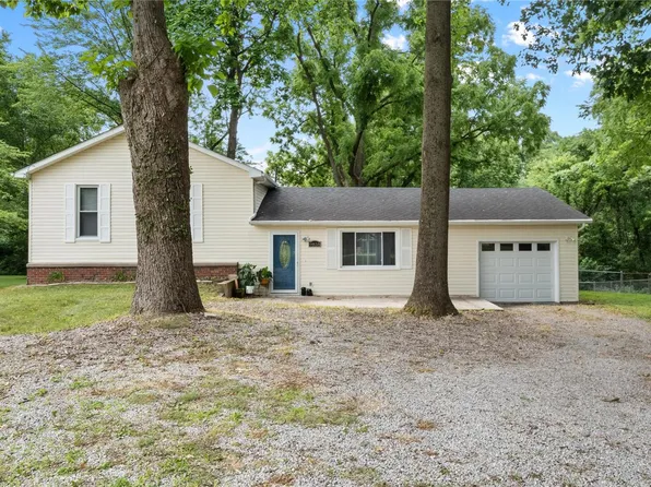 9858 Old Lincoln Trl, Fairview Heights, IL 62208