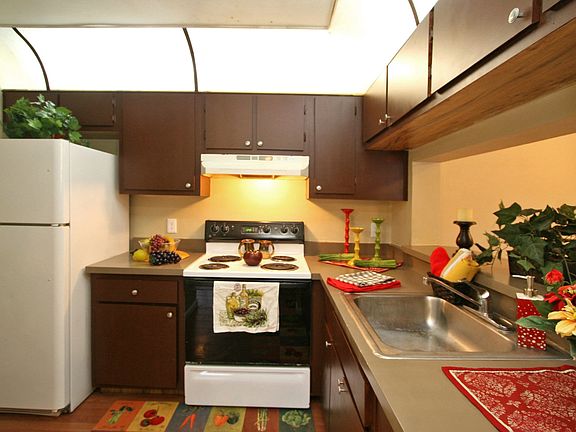 5th image of 5219 Via Hacienda Cir #B210