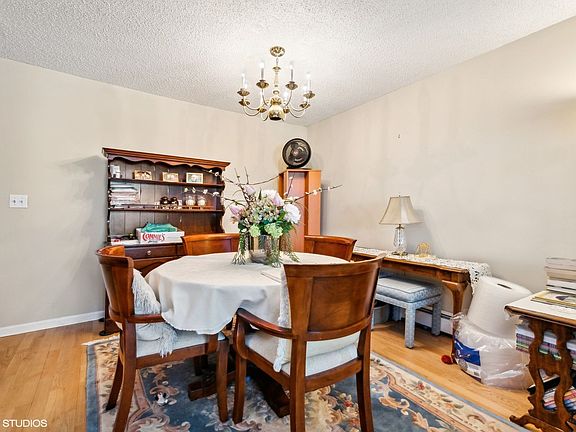 5th image of 13 Timber Ln APT 10