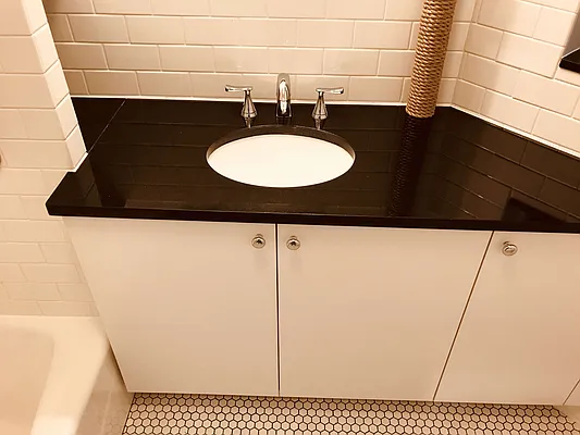 Rented by Metropolis Real Estate of Manhattan | media 45