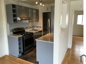 650 Alcatraz Ave, Oakland, CA