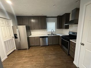 15 Mary Dr, Lansing, MI 48906