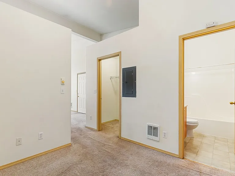 3516 Northwest Ave — Photo 14