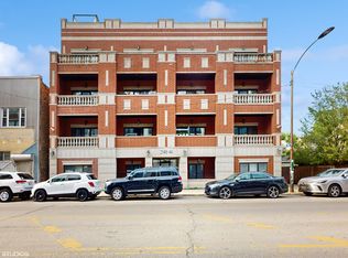2540 W Diversey Ave #404, Chicago, IL