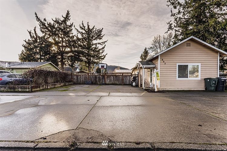 1st image of 603 Jameson Ave