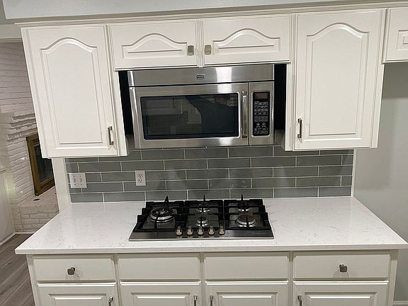 5th image of 3331 Whitehall Dr
