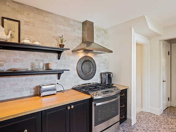 5th image of 608 Lexington Ave