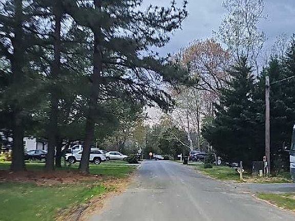 5th image of 33 Elk Rd