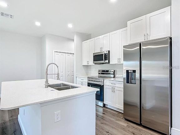 5th image of 10 Dogwood Loop Ave