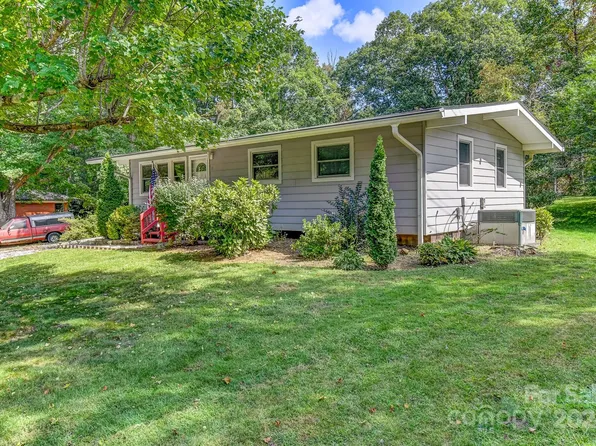 11 Melton Dr, Asheville, NC 28805