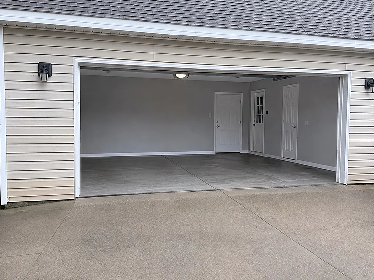 910 Bay Laurel Cir — Photo 15