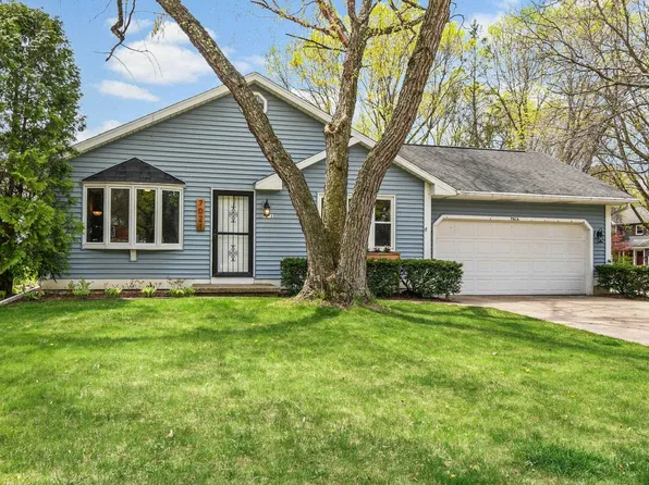 7021 Carnwood Rd, Madison, WI 53719