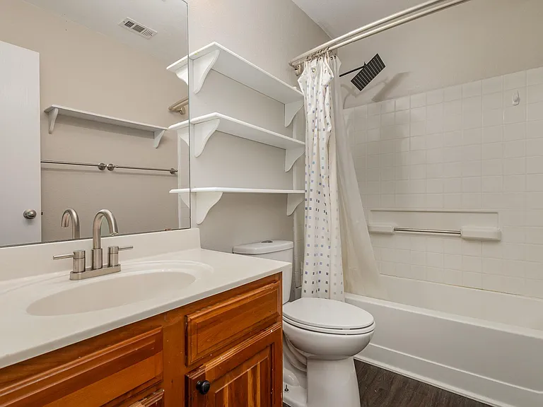 1121 Charlotte Dr — Photo 18