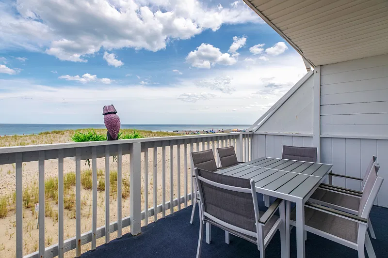 2 bed, 500 sqft, $2,200 — Photo 1