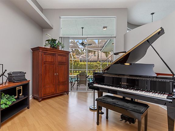 4th image of 4940 Kensington Circle