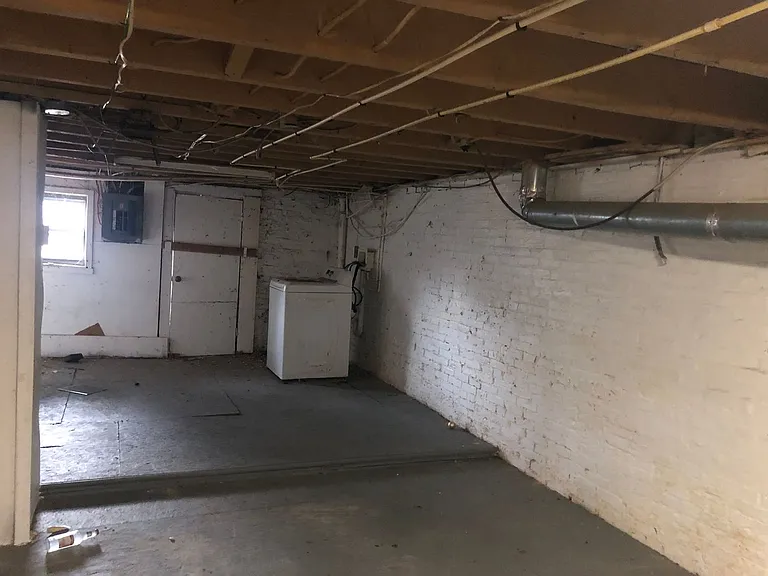 2221 E Preston St — Photo 13