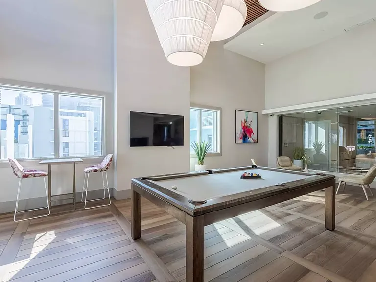 1111 SW 3rd Ave #220 — Photo 39