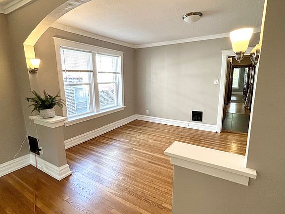 5th image of 4459 Russell Blvd APT 2W