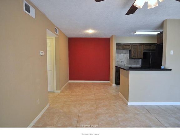 3rd image of 904 University Oaks Blvd APT 025