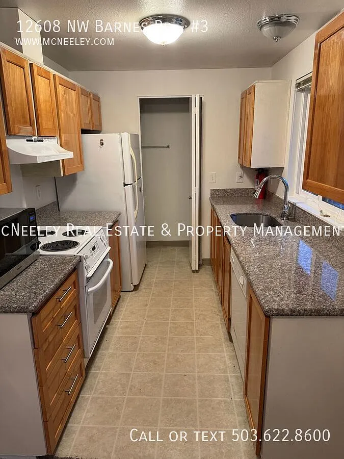 One bedroom condo with lake view in Cedar Mills — Photo 3