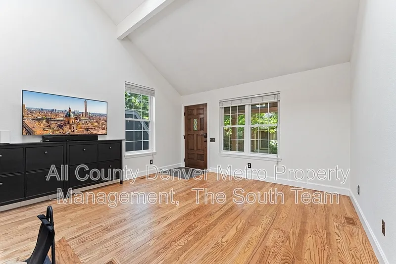 3 bed, 4.0 bath, 2125 sqft, $2,995 — Photo 4