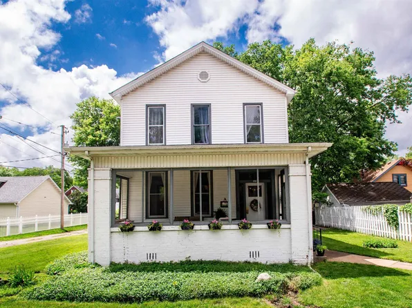 507 S 7th St, Pekin, IL 61554