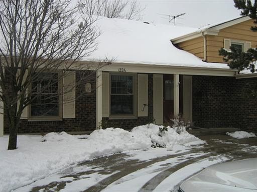 1st image of 1226 E Burr Oak Dr
