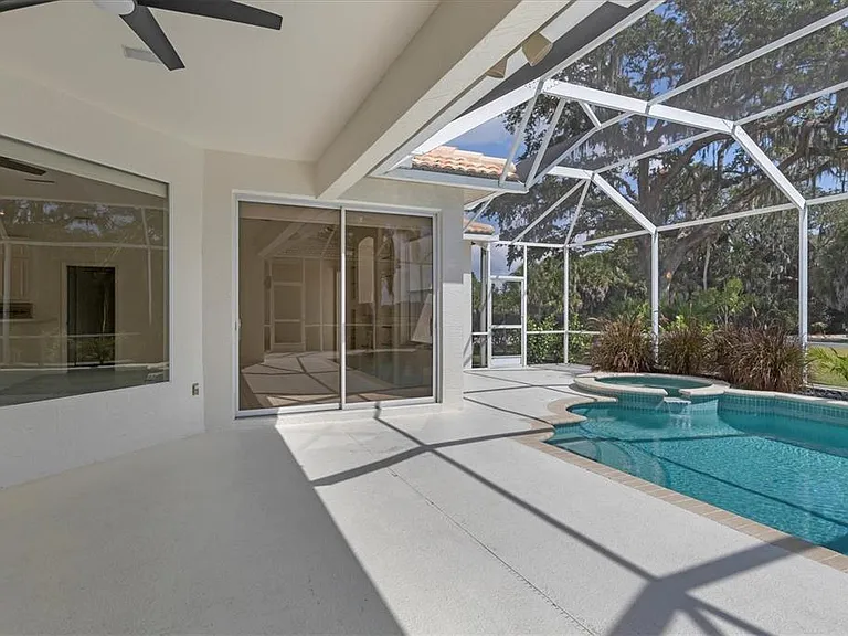 8501 Park Shore Ln — Photo 33