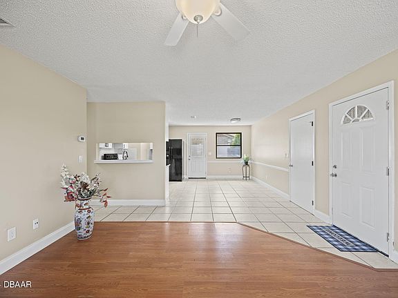 5th image of 128 Highland Ave