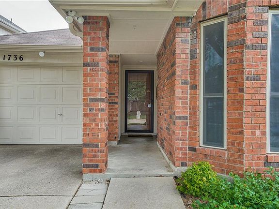 3rd image of 1736 Prescott Dr