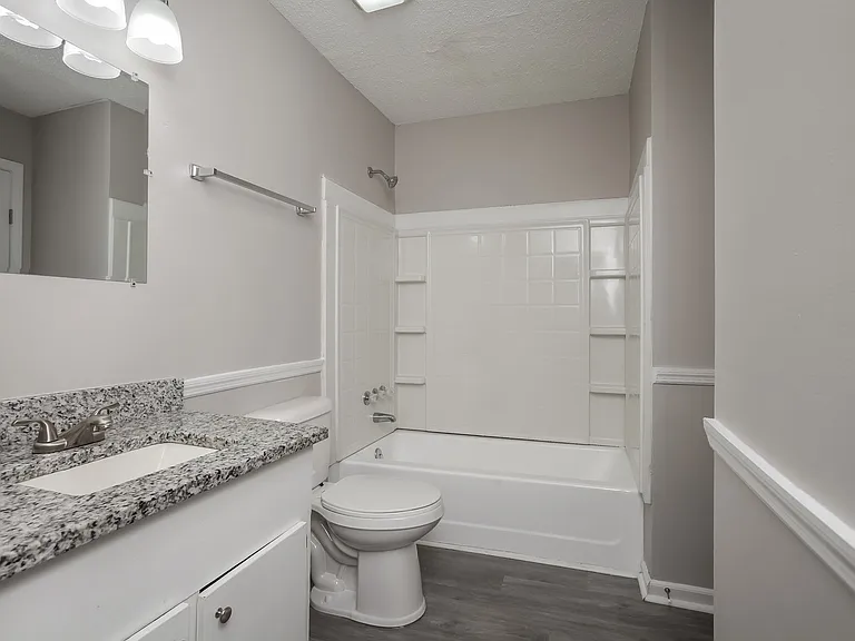 895398_026_main_bathroom_13527116.jpg