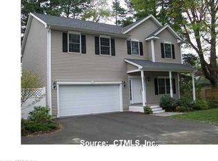 24 Crown St, Plainville, CT 06062
