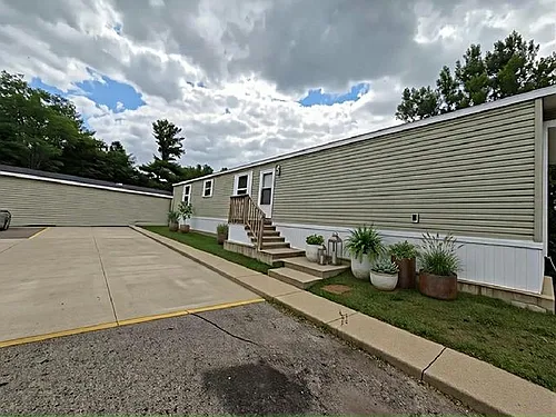 59 Hollywood Dr #232 Photo 1