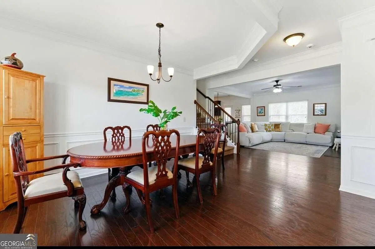 4 bed, 2.5 bath, 2102 sqft, $2,500 — Photo 4