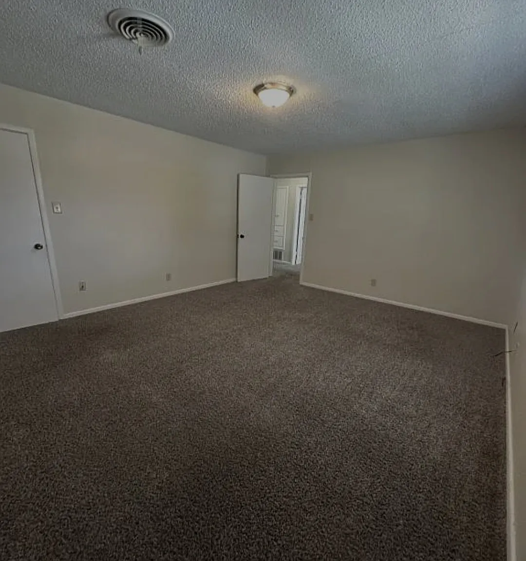 2 bed, 1072 sqft, $800 — Photo 4